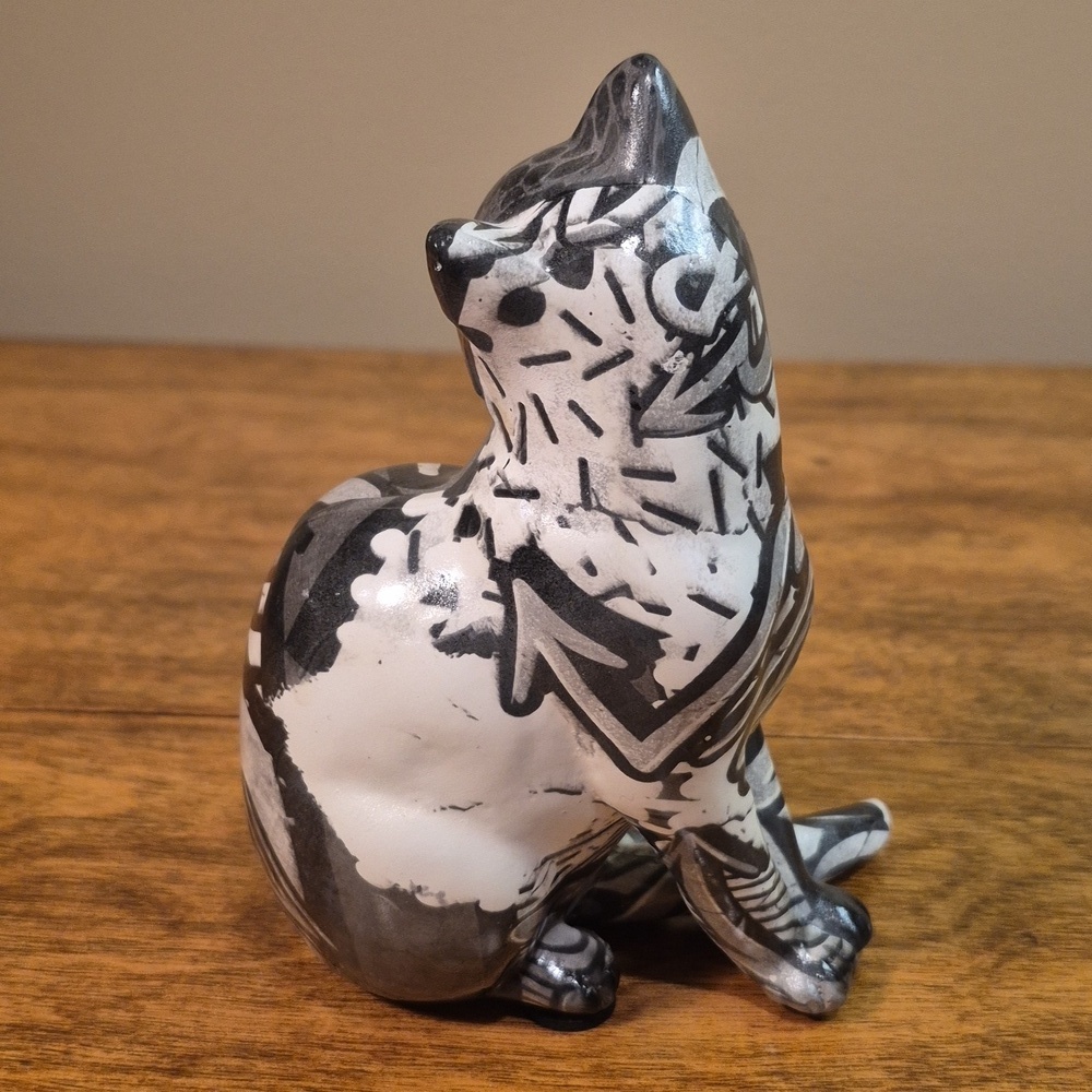 MONOCHROME Black And White Graffiti Inspired Resin Cat Figurine - Picture 4 of 13
